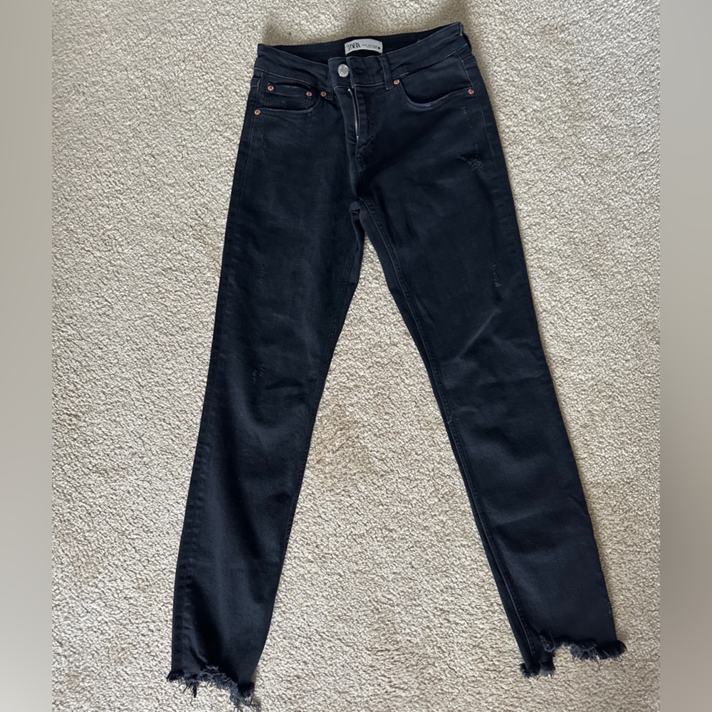 ZARA “The Skinny” US Size 6, EUC!